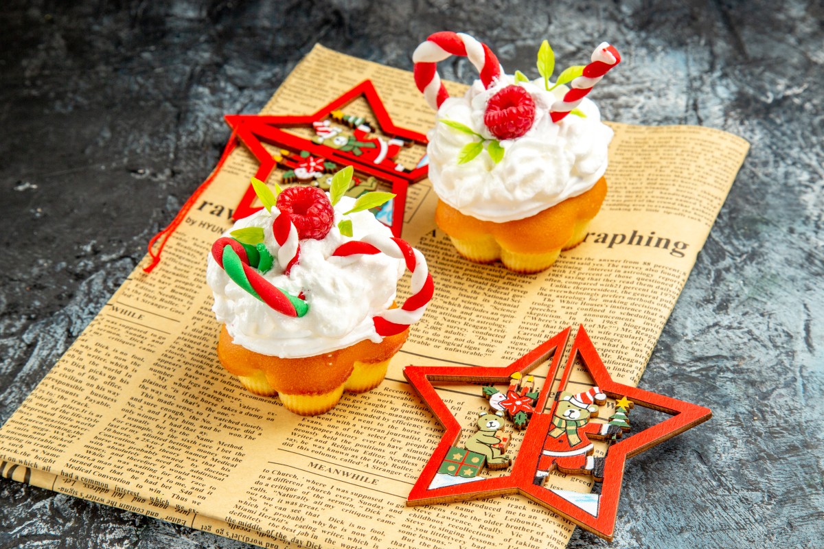 Front View Little Yummy Cakes 1